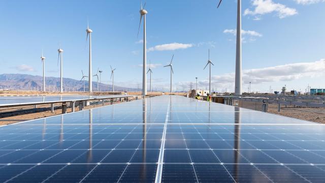 Hibridación de parque eólico y fotovoltaico.