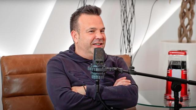 El empresario José Elías Navarro durante la grabación de un podcast.