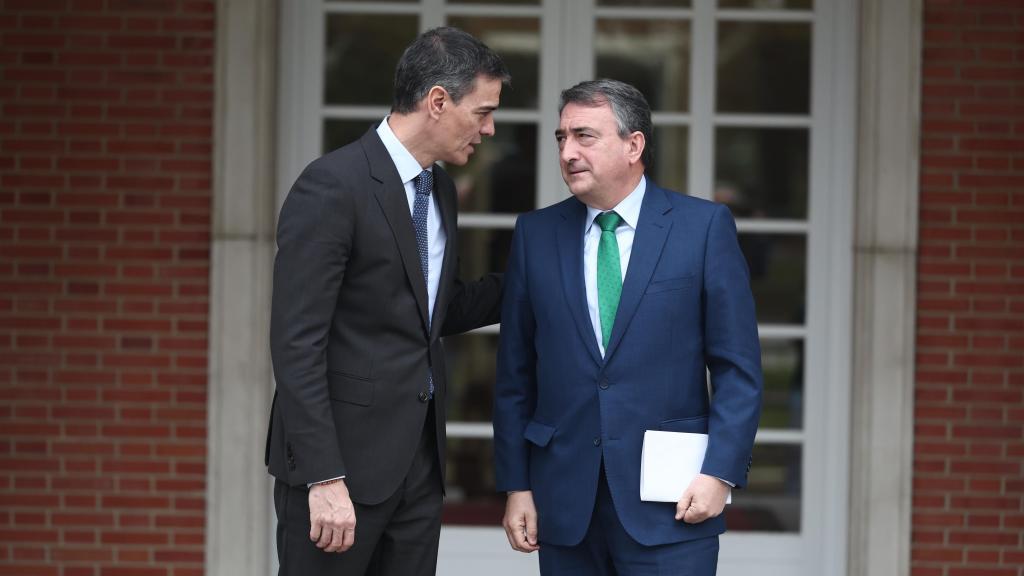 Pedro Sánchez y Aitor Esteban, el pasado 13 de marzo en la Moncloa.