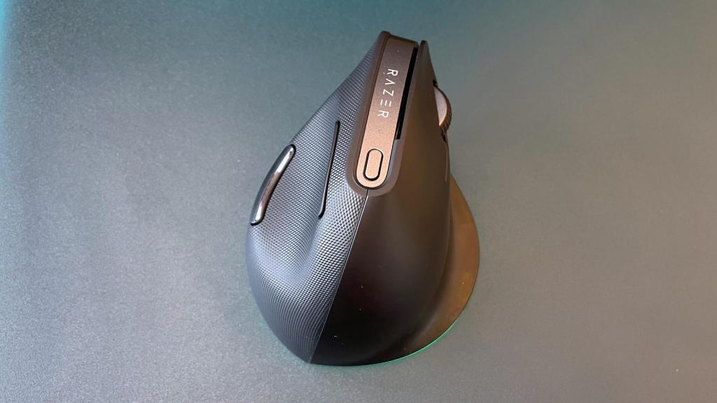 El Razer Pro Click V2 Vertical Edition.
