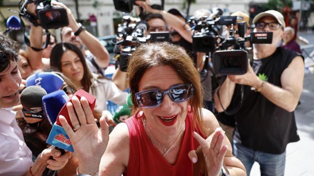 La militante socialista Leire Díez a su llegada este martes, a la sede del PSOE.
