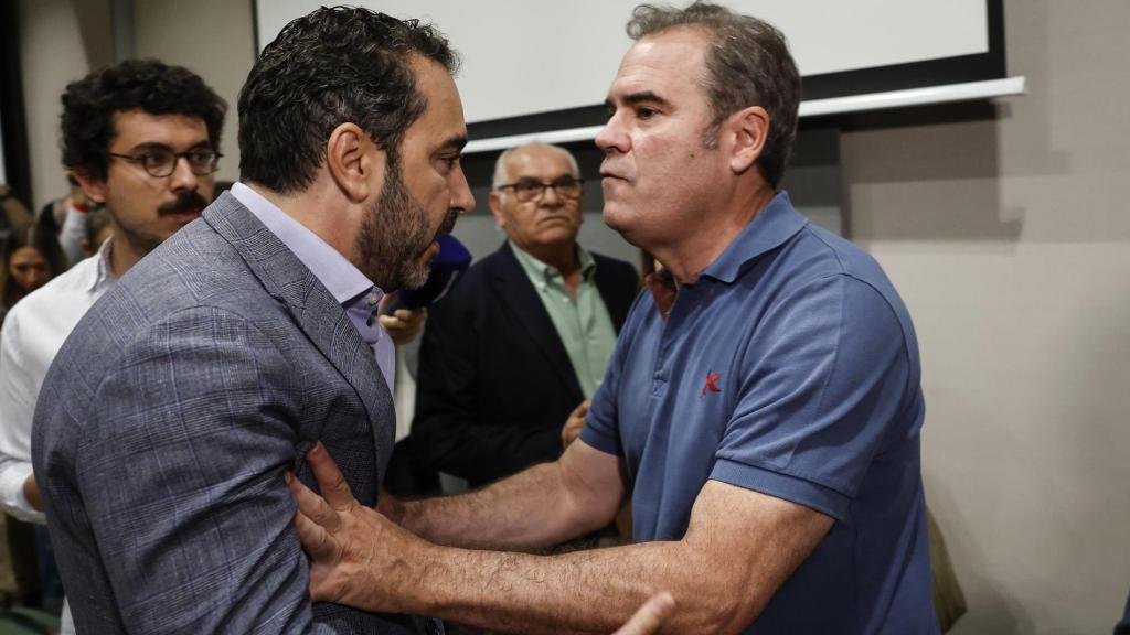 El empresario Víctor de Aldama se encara con el empresario Javier Pérez Dolset.